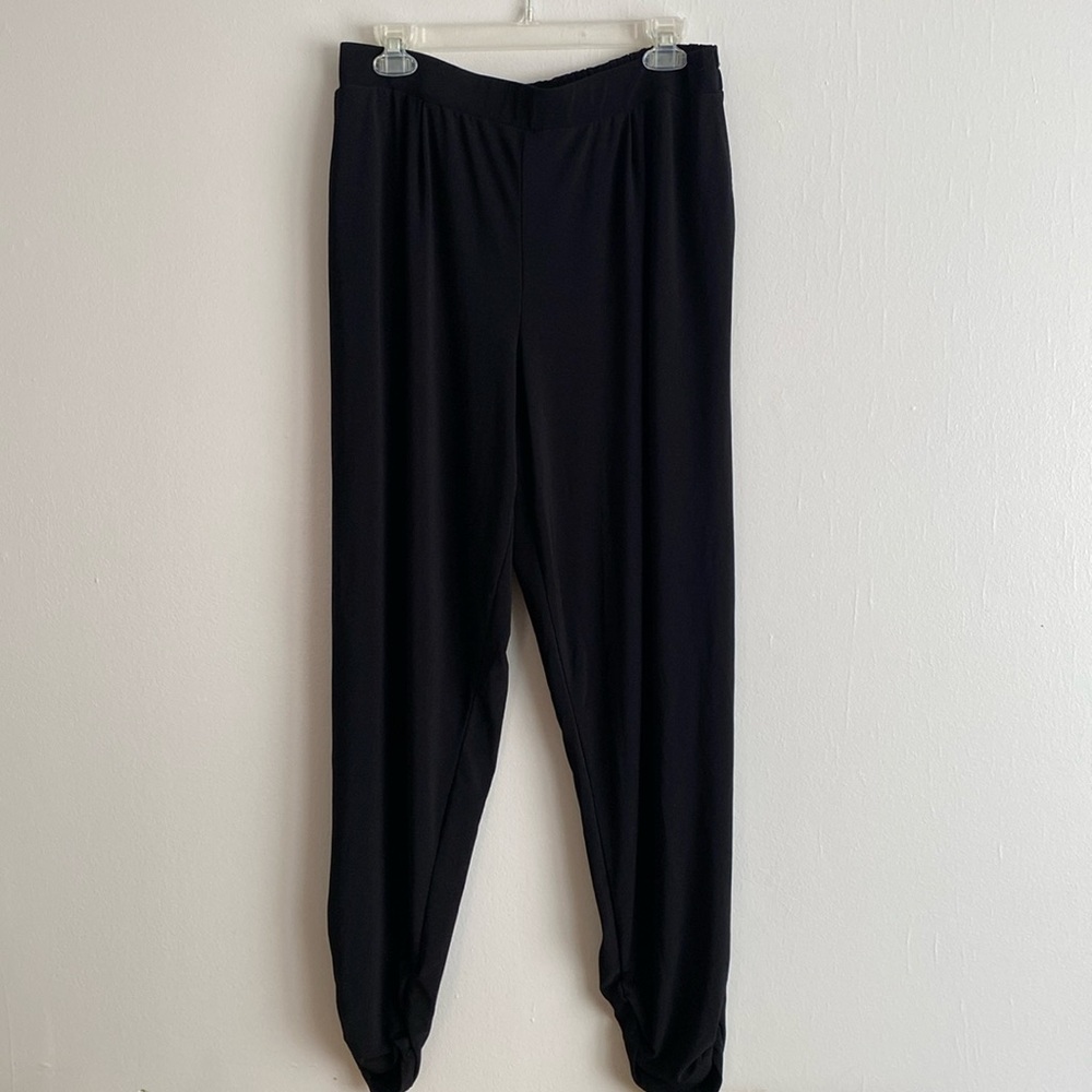 Great elastic pants, slightly gathered legs at the bottom, size P1x